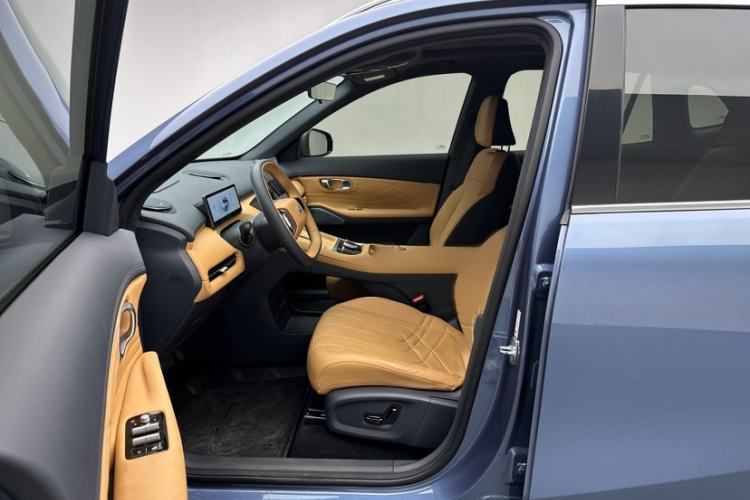 Used Geely Galaxy Xingjian 7 EM-i 2025 120km Navigator Edition Interior 6