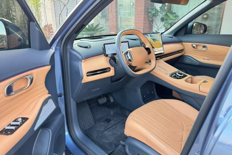 Used Geely Galaxy Xingjian 7 EM-i 2025 120km Navigator Edition Interior 6