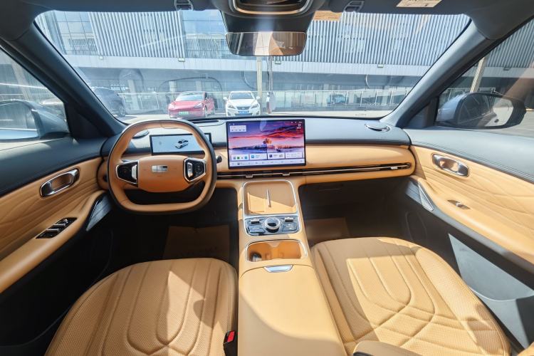 Used Geely Galaxy Xingjian 7 EM-i 2025 120km Navigator Edition Interior 6