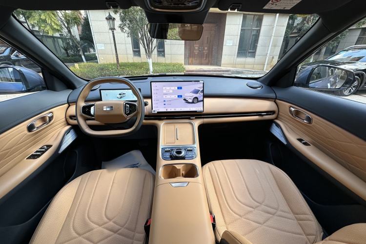 Used Geely Galaxy Xingjian 7 EM-i 2025 120km Navigator Edition Interior 7