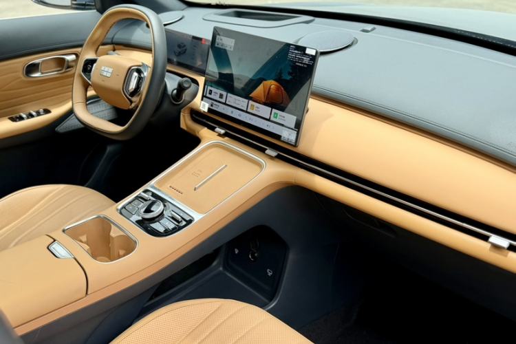 Used Geely Galaxy Xingjian 7 EM-i 2025 120km Navigator Edition Interior 7