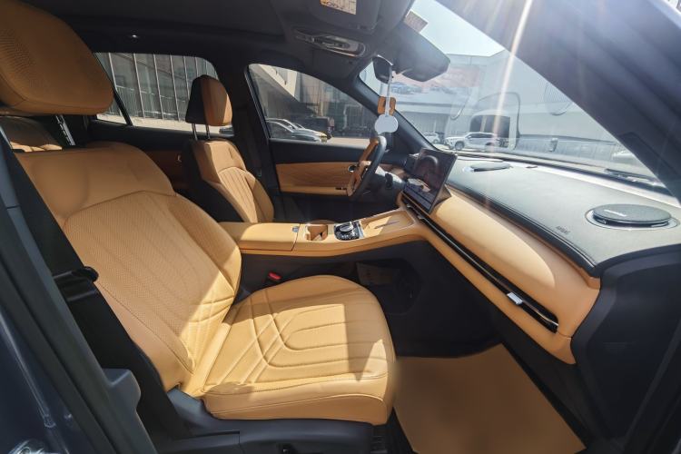 Used Geely Galaxy Xingjian 7 EM-i 2025 120km Navigator Edition Interior 8