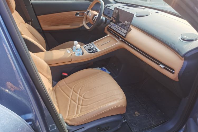 Used Geely Galaxy Xingjian 7 EM-i 2025 120km Navigator Edition Interior 9