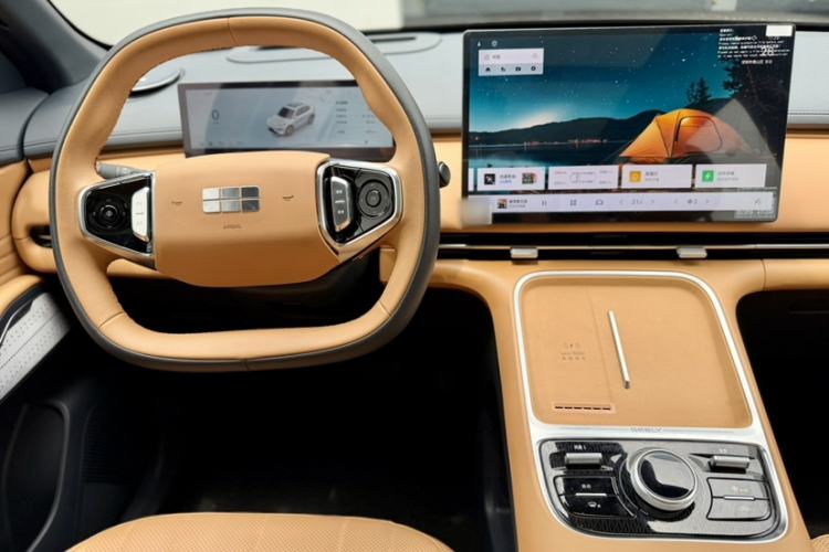 Used Geely Galaxy Xingjian 7 EM-i 2025 120km Navigator Edition Interior 9