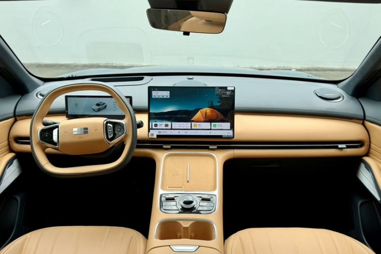 Used Geely Galaxy Xingjian 7 EM-i 2025 120km Navigator Edition Interior 9