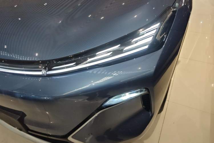 Used Geely Galaxy Xingjian 7 EM-i 2025 120km Navigator Edition Left Front Headlight