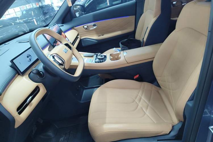 Used Geely Galaxy Xingjian 7 EM-i 2025 120km Navigator Edition Left Front Seat