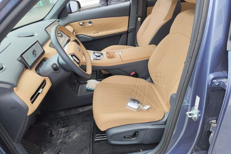 Used Geely Galaxy Xingjian 7 EM-i 2025 120km Navigator Edition Left Front Seat