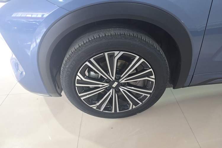 Used Geely Galaxy Xingjian 7 EM-i 2025 120km Navigator Edition Left Front Wheel Hub