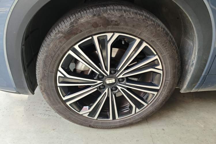 Used Geely Galaxy Xingjian 7 EM-i 2025 120km Navigator Edition Left Front Wheel Hub