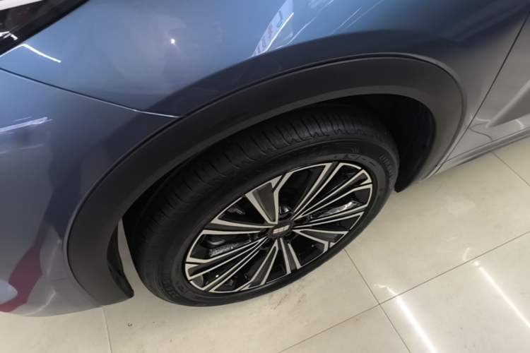 Used Geely Galaxy Xingjian 7 EM-i 2025 120km Navigator Edition Left Front Wheel Hub