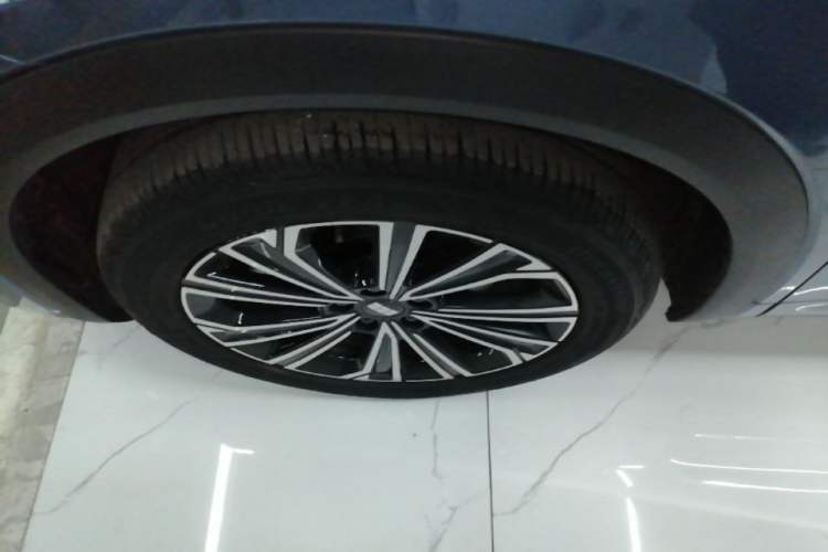 Used Geely Galaxy Xingjian 7 EM-i 2025 120km Navigator Edition Left Front Wheel Hub