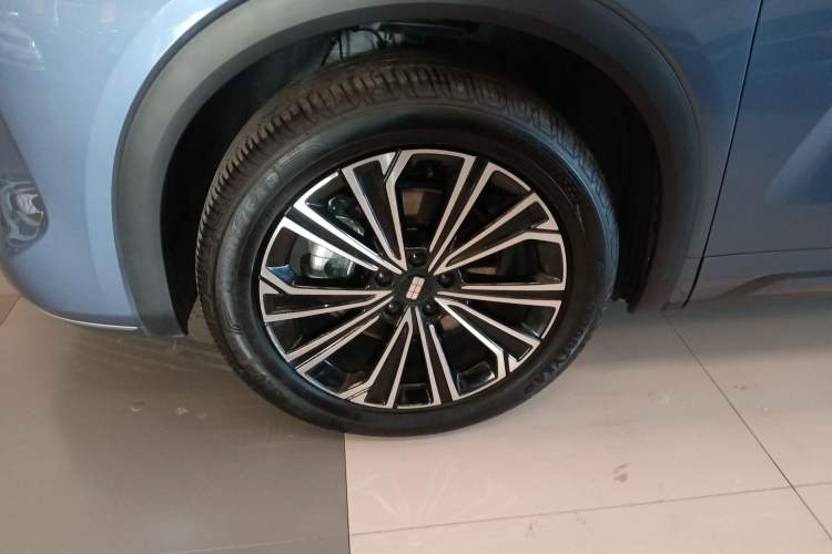 Used Geely Galaxy Xingjian 7 EM-i 2025 120km Navigator Edition Left Front Wheel Hub