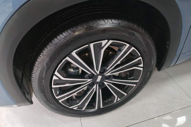 Used Geely Galaxy Xingjian 7 EM-i 2025 120km Navigator Edition Left Front Wheel Hub