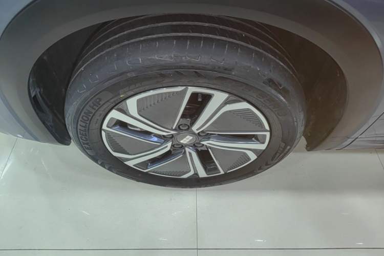 Used Geely Galaxy Xingjian 7 EM-i 2025 120km Exploration+ Version Left Front Wheel Hub