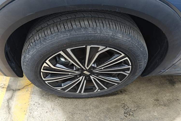 Used Geely Galaxy Xingjian 7 EM-i 2025 120km Navigator Edition Left Front Wheel Hub