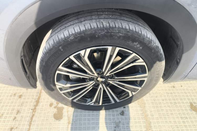 Used Geely Galaxy Xingjian 7 EM-i 2025 120km Navigator Edition Left Front Wheel Hub