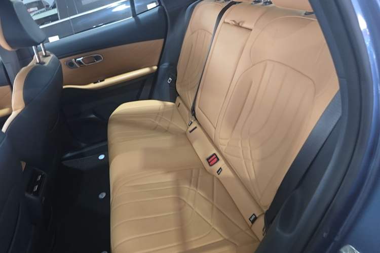 Used Geely Galaxy Xingjian 7 EM-i 2025 120km Navigator Edition Left Rear Seat