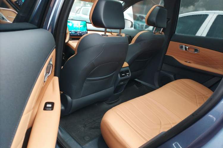 Used Geely Galaxy Xingjian 7 EM-i 2025 120km Navigator Edition Left Rear Seat