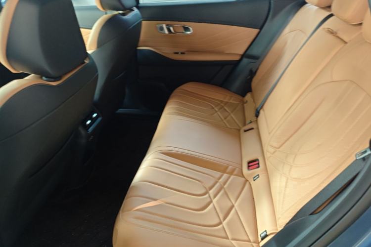 Used Geely Galaxy Xingjian 7 EM-i 2025 120km Navigator Edition Left Rear Seat