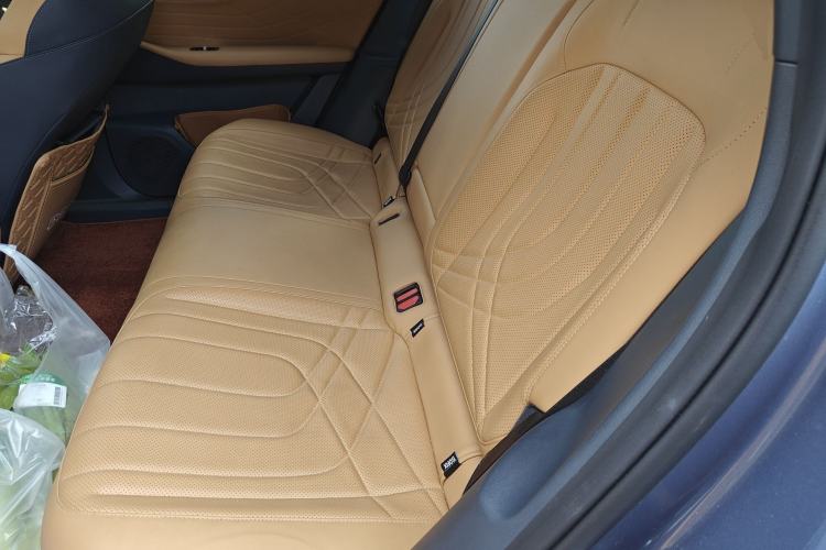 Used Geely Galaxy Xingjian 7 EM-i 2025 120km Navigator Edition Left Rear Seat