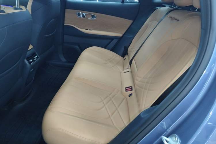Used Geely Galaxy Xingjian 7 EM-i 2025 120km Navigator Edition Left Rear Seat