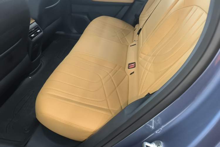Used Geely Galaxy Xingjian 7 EM-i 2025 120km Navigator Edition Left Rear Seat