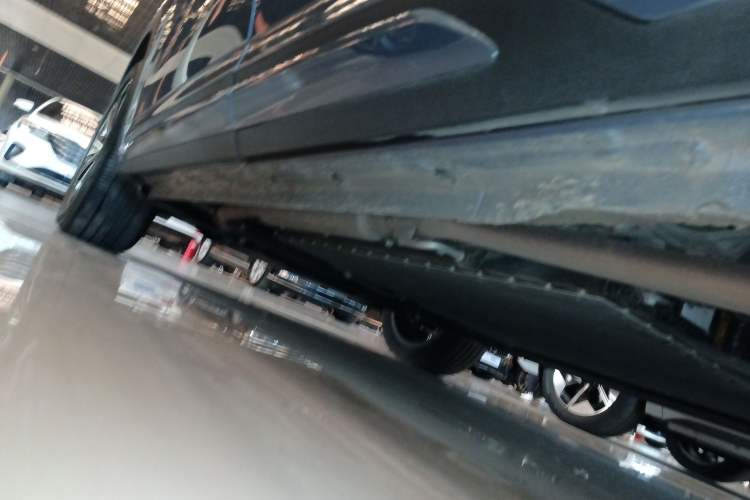 Used Geely Galaxy Xingjian 7 EM-i 2025 120km Navigator Edition Left Side Sill
