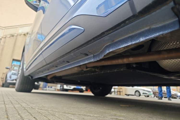 Used Geely Galaxy Xingjian 7 EM-i 2025 120km Navigator Edition Left Side Sill