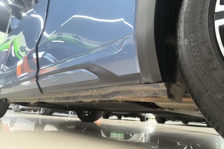 Used Geely Galaxy Xingjian 7 EM-i 2025 120km Navigator Edition Left Side Sill