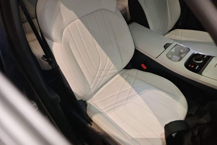 Used Geely Galaxy Xingjian 7 EM-i 2025 120km Navigator Edition Right Front Seat