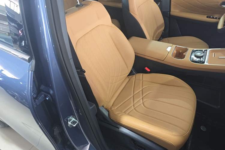 Used Geely Galaxy Xingjian 7 EM-i 2025 120km Navigator Edition Right Front Seat
