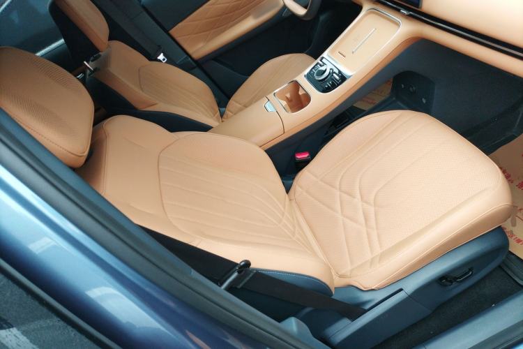 Used Geely Galaxy Xingjian 7 EM-i 2025 120km Navigator Edition Right Front Seat