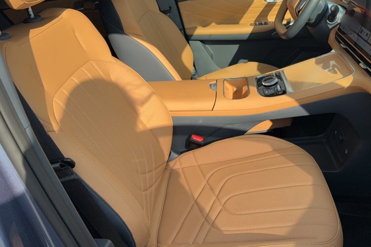 Used Geely Galaxy Xingjian 7 EM-i 2025 120km Navigator Edition Right Front Seat