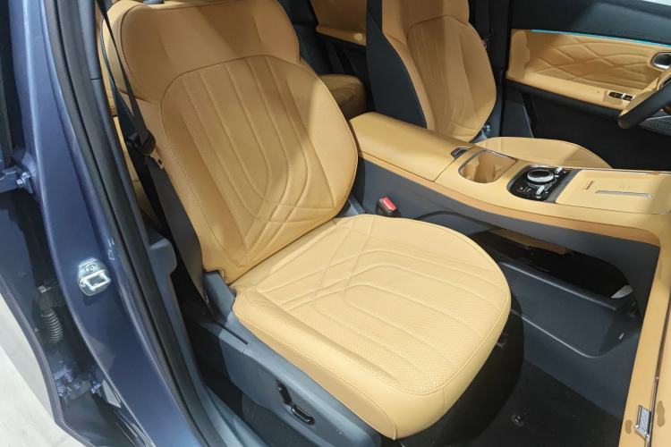 Used Geely Galaxy Xingjian 7 EM-i 2025 120km Navigator Edition Right Front Seat