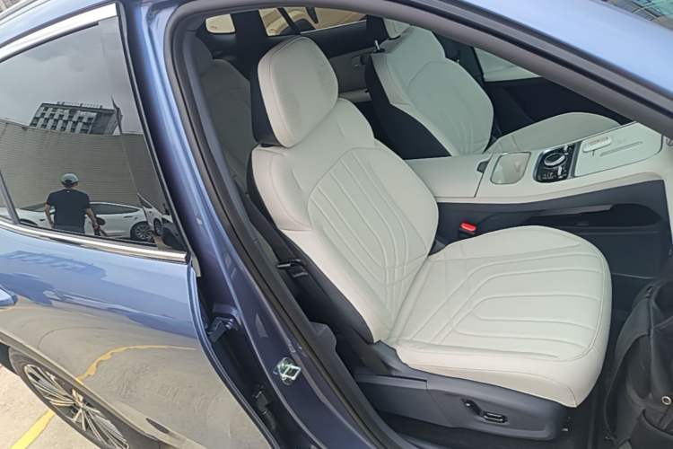 Used Geely Galaxy Xingjian 7 EM-i 2025 120km Navigator Edition Right Front Seat