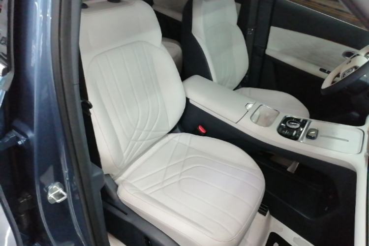 Used Geely Galaxy Xingjian 7 EM-i 2025 120km Navigator Edition Right Front Seat