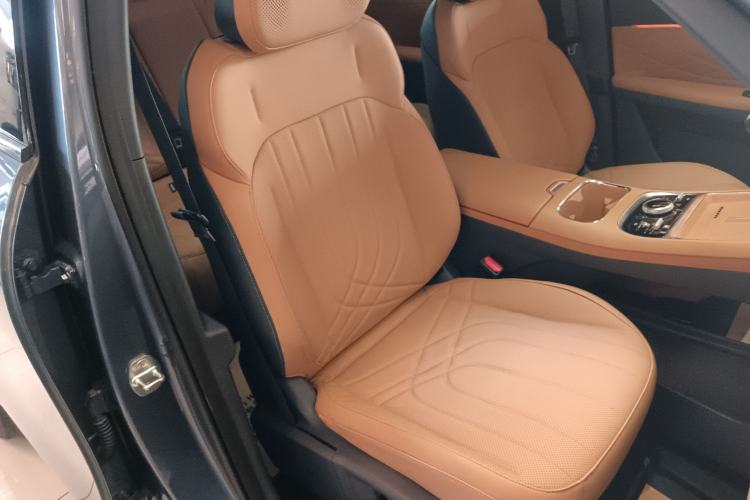 Used Geely Galaxy Xingjian 7 EM-i 2025 120km Navigator Edition Right Front Seat