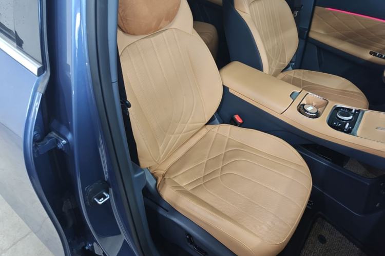 Used Geely Galaxy Xingjian 7 EM-i 2025 120km Navigator Edition Right Front Seat