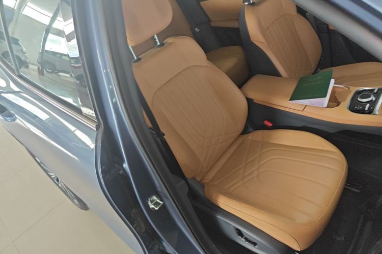 Used Geely Galaxy Xingjian 7 EM-i 2025 120km Navigator Edition Right Front Seat