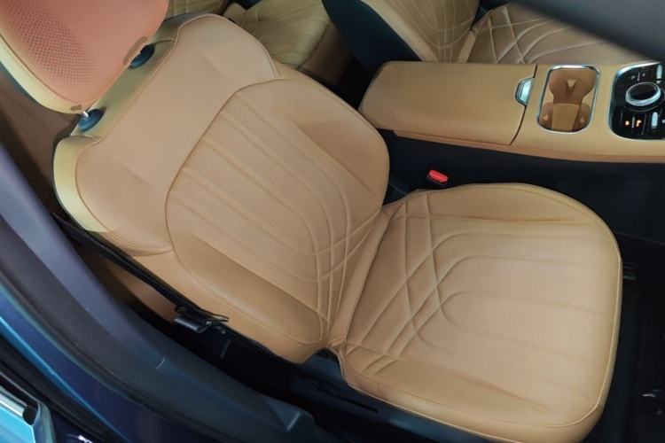Used Geely Galaxy Xingjian 7 EM-i 2025 120km Navigator Edition Right Front Seat