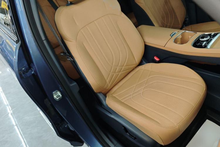 Used Geely Galaxy Xingjian 7 EM-i 2025 120km Navigator Edition Right Front Seat