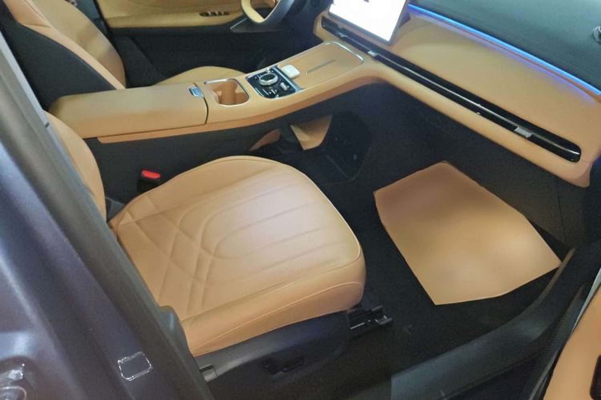 Used Geely Galaxy Xingjian 7 EM-i 2025 120km Navigator Edition Right Front Seat