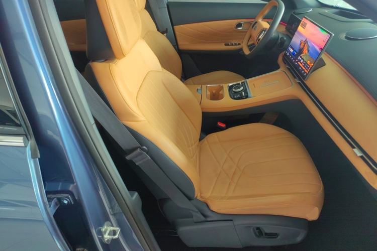 Used Geely Galaxy Xingjian 7 EM-i 2025 120km Navigator Edition Right Front Seat