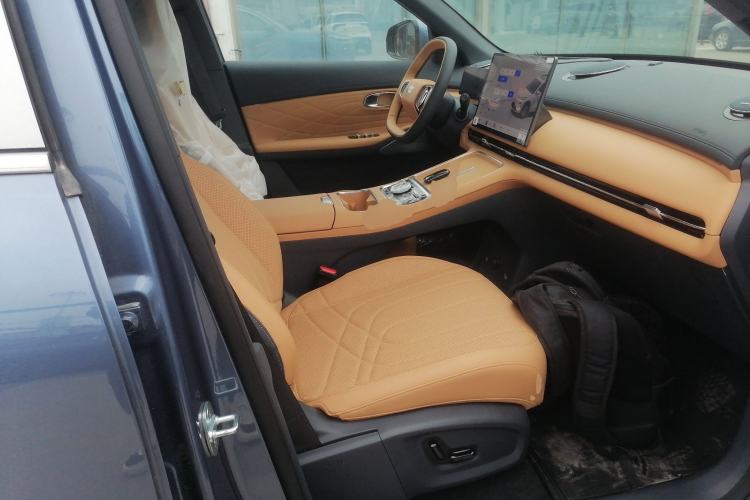 Used Geely Galaxy Xingjian 7 EM-i 2025 120km Navigator Edition Right Front Seat