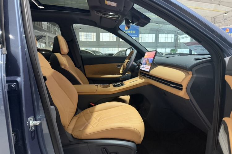 Used Geely Galaxy Xingjian 7 EM-i 2025 120km Exploration+ Version Right Front Seat