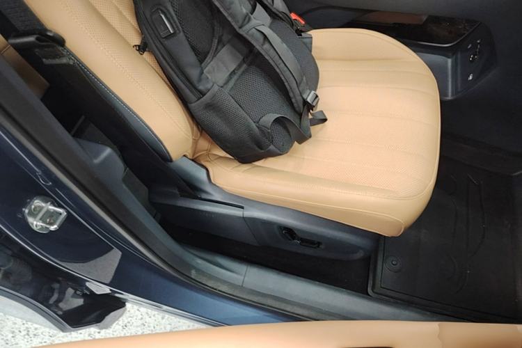 Used Geely Galaxy Xingjian 7 EM-i 2025 120km Navigator Edition Right Front Seat