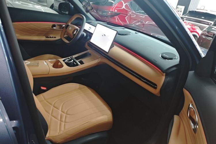 Used Geely Galaxy Xingjian 7 EM-i 2025 120km Navigator Edition Right Front Seat