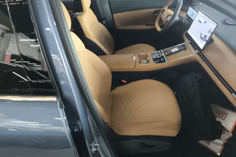 Used Geely Galaxy Xingjian 7 EM-i 2025 120km Navigator Edition Right Front Seat