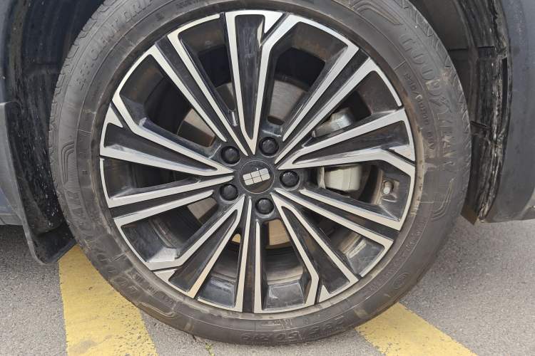 Used Geely Galaxy Xingjian 7 EM-i 2025 120km Navigator Edition Right Front Wheel Hub